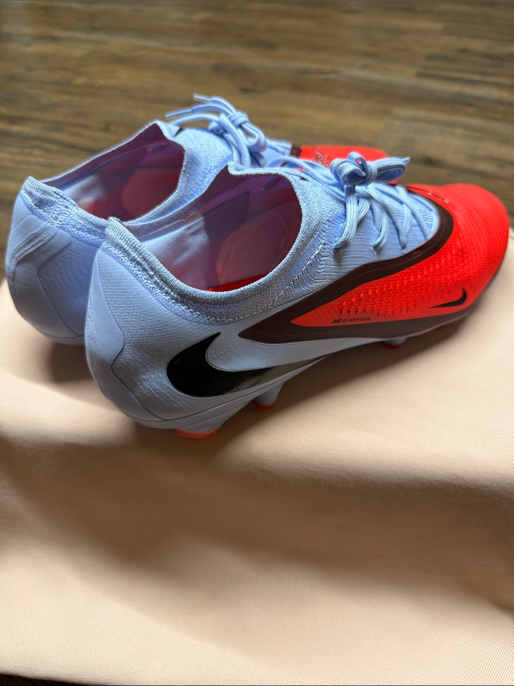 NIKE MEN'S PHANTOM 6 LOW “PRO” FG SOCCER CLEATS